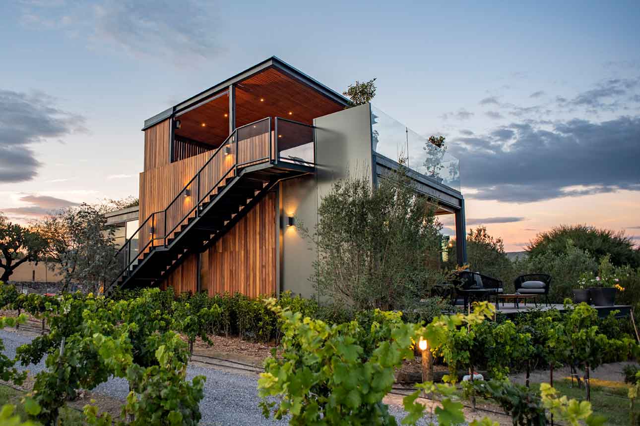 Casa de lujo en Viñedos de Los Senderos, San Miguel de Allende con arquitectura moderna y rodeada de naturaleza