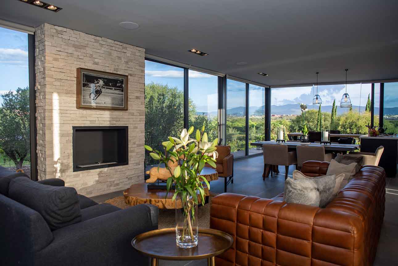 Casa de lujo en Viñedos de Los Senderos, San Miguel de Allende con arquitectura moderna y rodeada de naturaleza